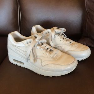 Barely worn NIKELAB Air Max